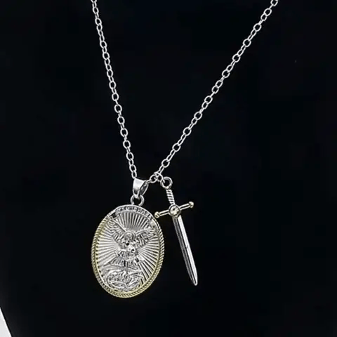 Arcangel Shield ¡Listo para llevar contigo la fuerza de San Miguel!